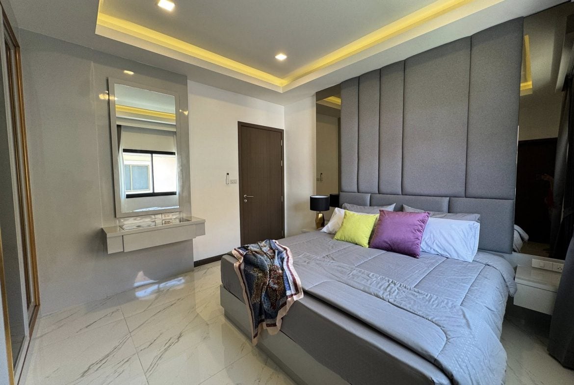 Aekmongkol Chaiyapreuk 2 6br 540sqm 17