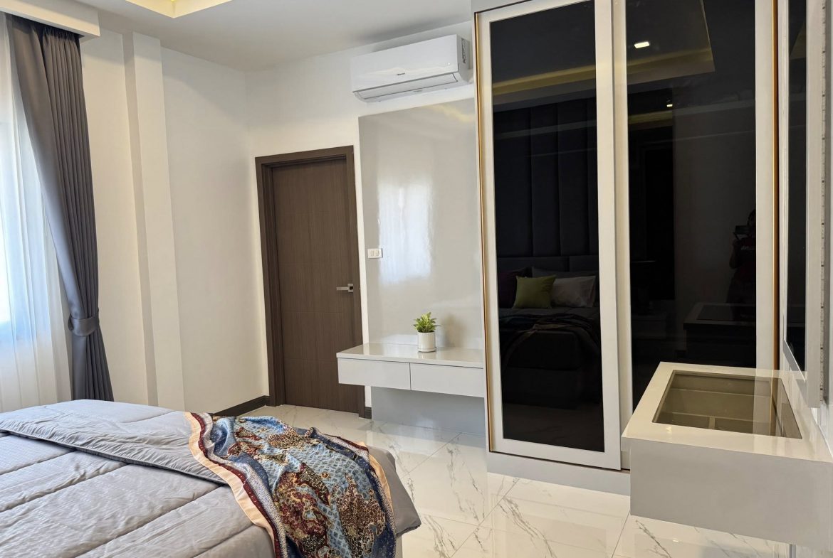 Aekmongkol Chaiyapreuk 2 6br 540sqm 19