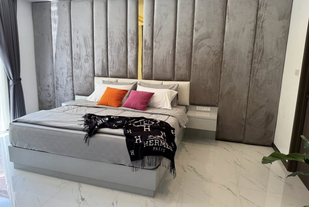 Aekmongkol Chaiyapreuk 2 6br 540sqm 20