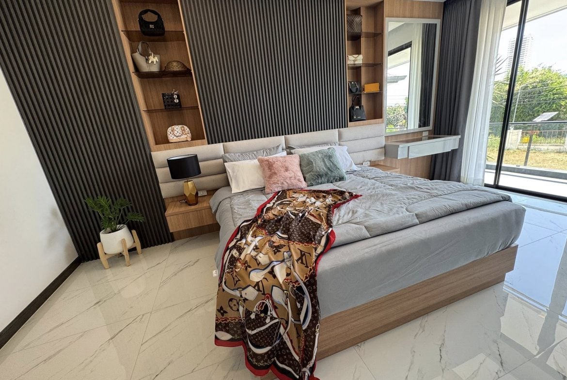 Aekmongkol Chaiyapreuk 2 6br 540sqm 8