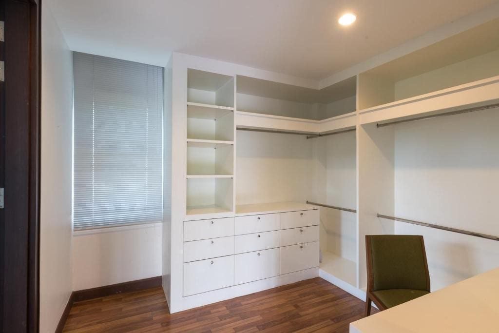 The Village near Horse shoe point 4br 262sqm 8