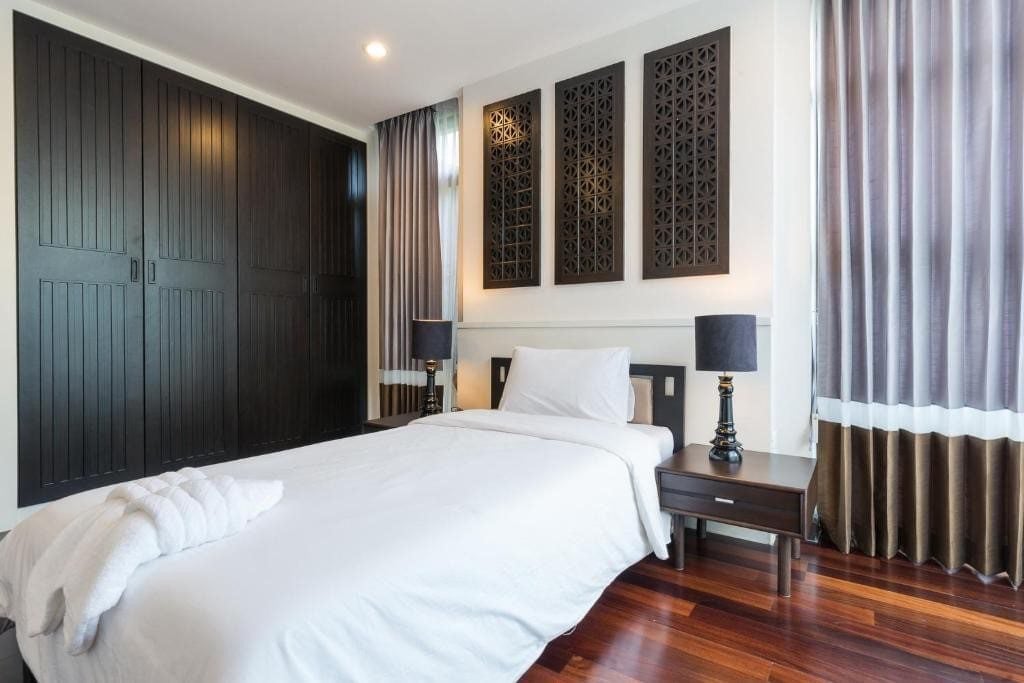 The Village near Horse shoe point 4br 262sqm 9