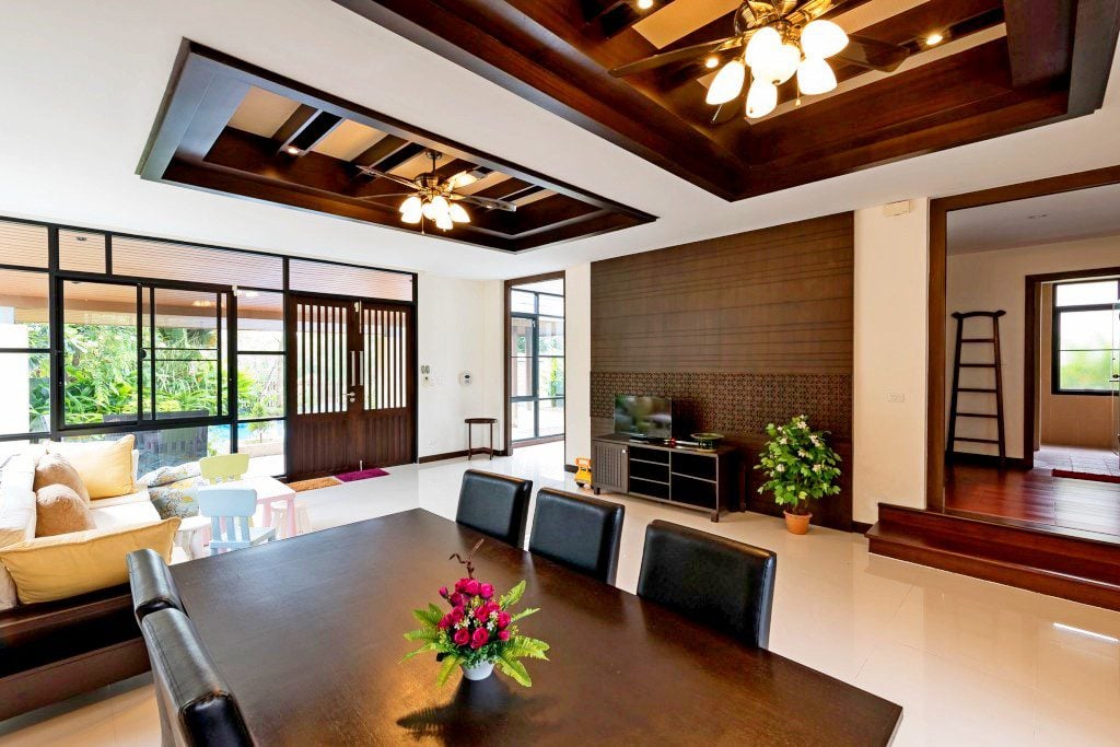 The Village near Horse shoe point 4br 400sqm 5