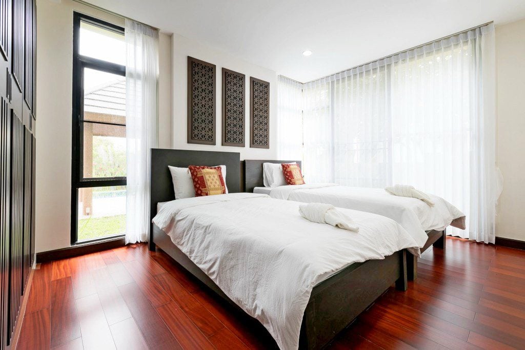 The Village near Horse shoe point 4br 400sqm 17