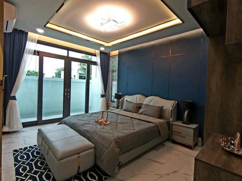 Palm lakeside Villa 4br 245sqm 10