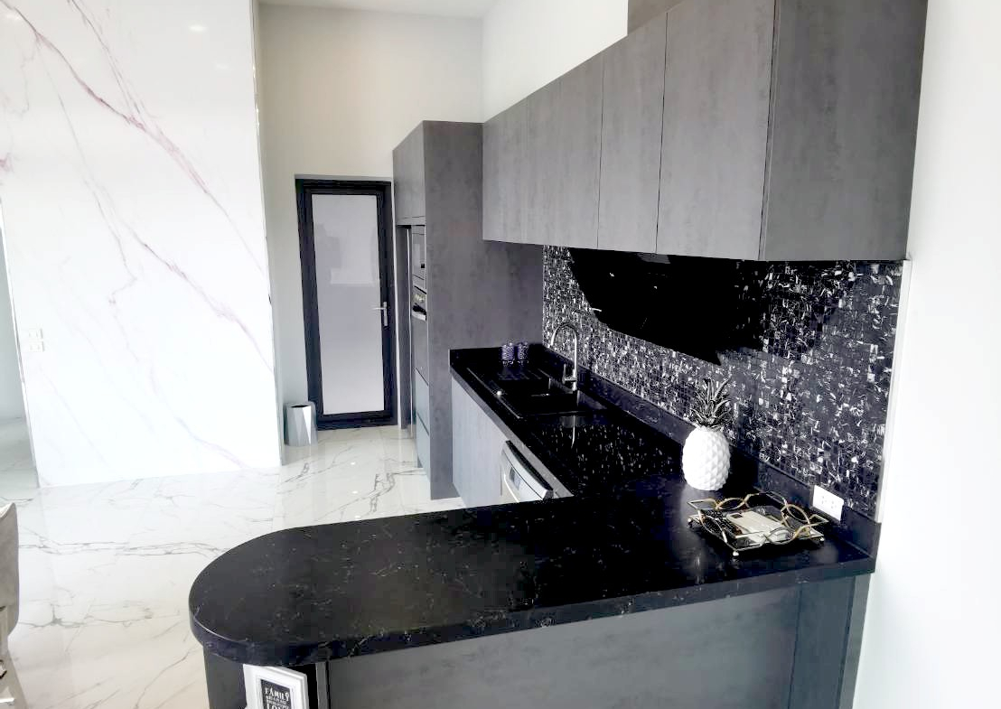 Palm lakeside Villa 3br sqm 11