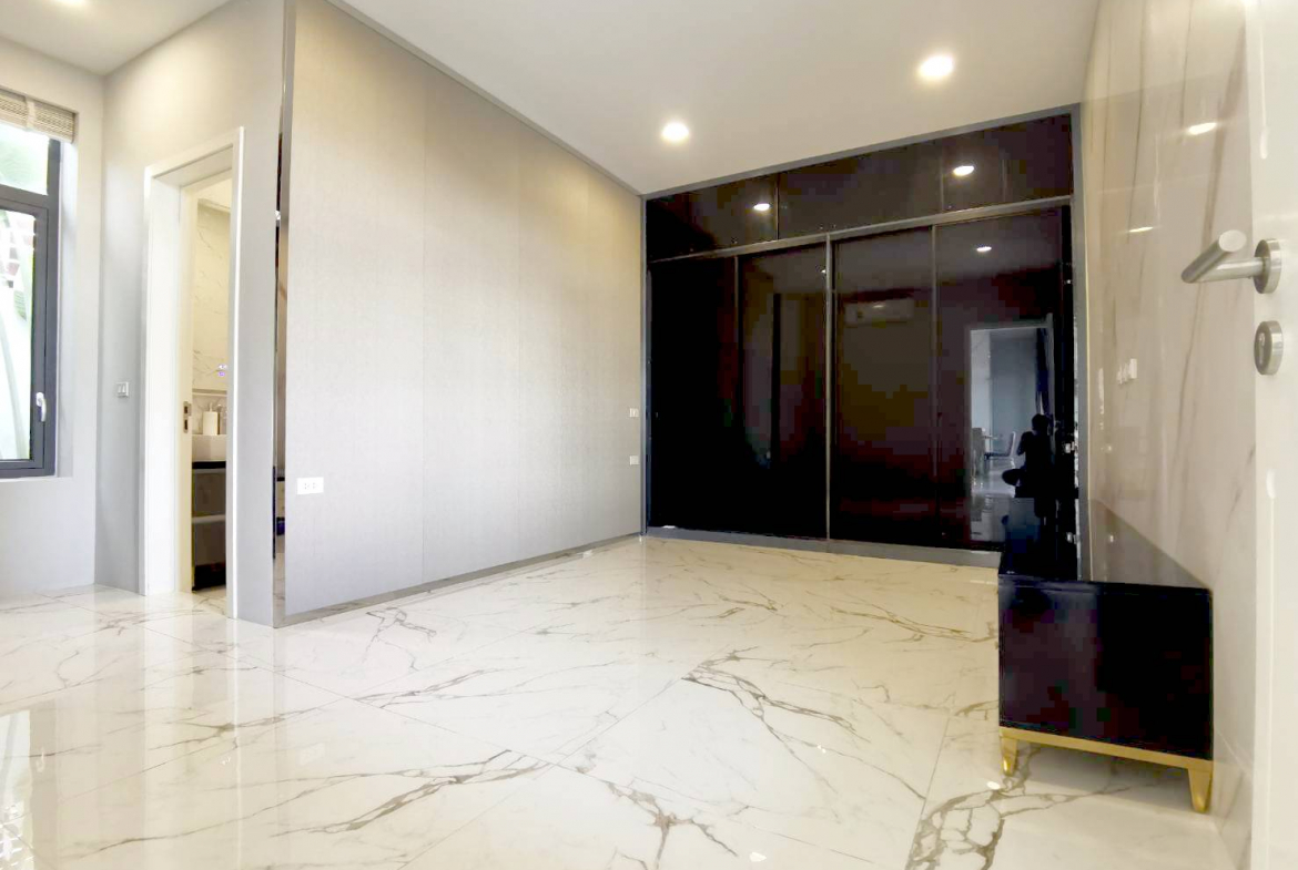 Palm lakeside Villa 3br sqm 14