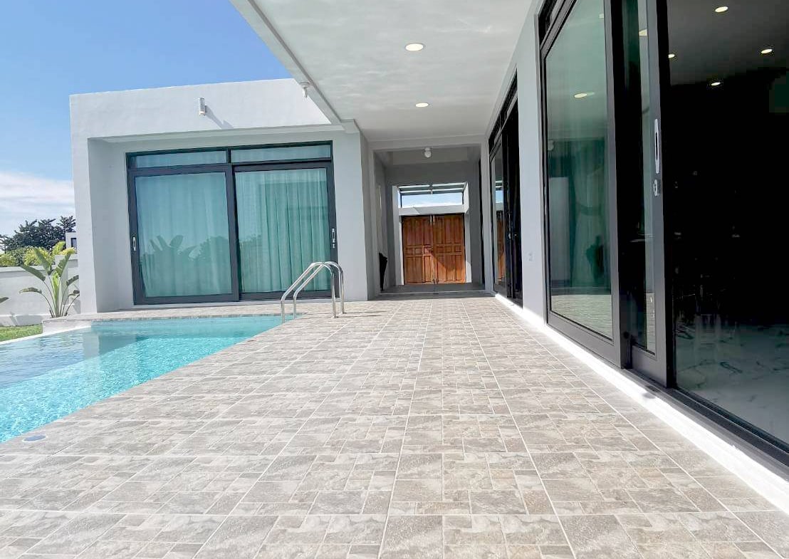 Palm lakeside Villa 3br sqm 18