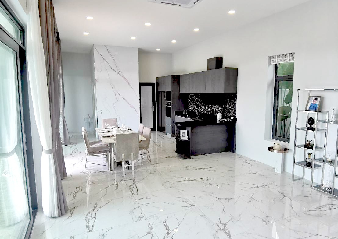 Palm lakeside Villa 3br sqm 9