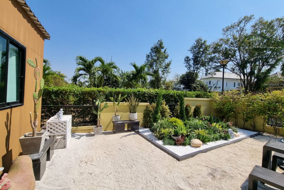 The Village near Horse shoe point 3br 220sqm 15