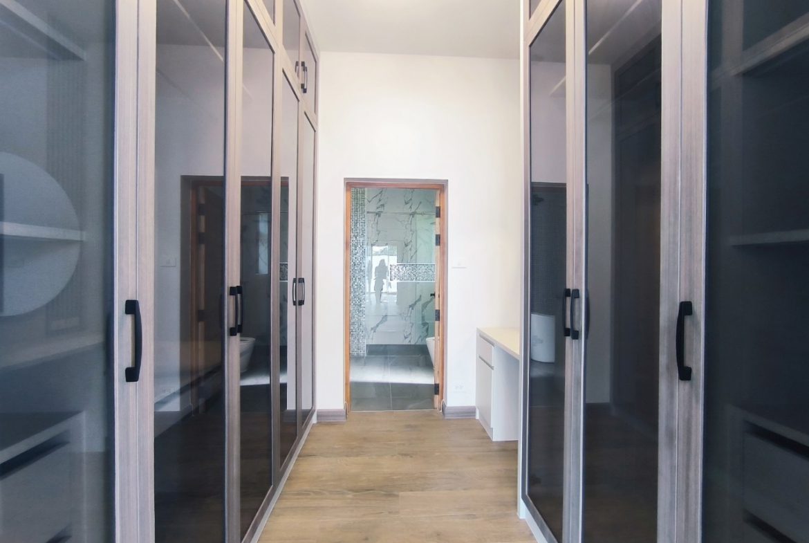 Без комплекса 4br 346sqm 18