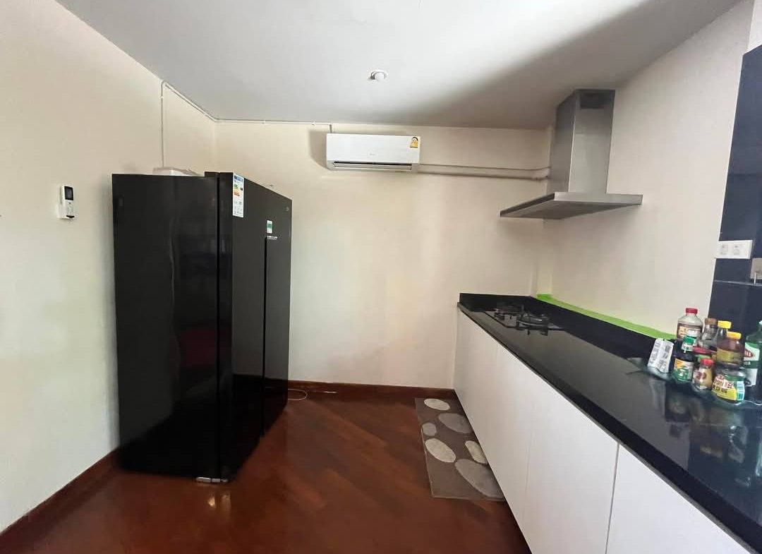 Без комплекса 6br 944sqm 16