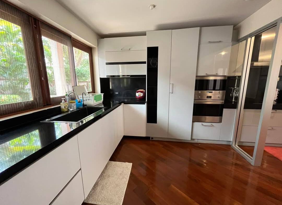 Без комплекса 6br 944sqm 12