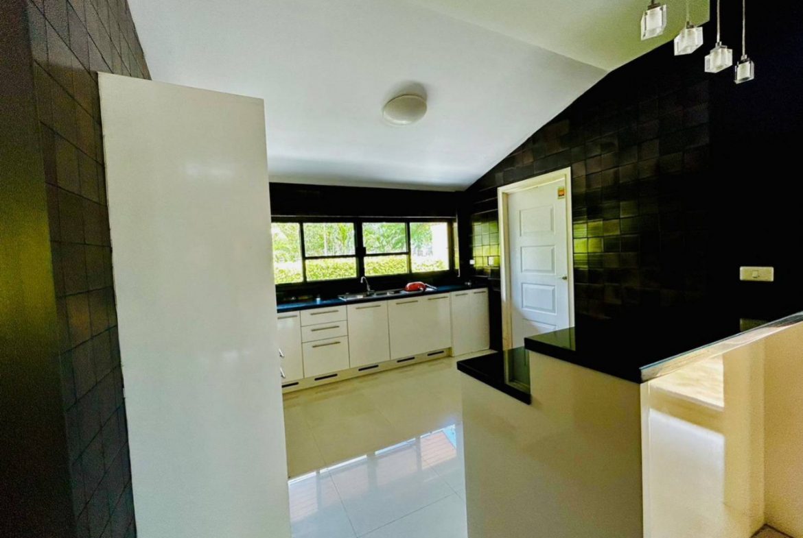 The Village near Horse shoe point 3br 220sqm 9