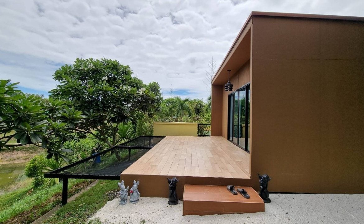 The Village near Horse shoe point 3br 220sqm 6