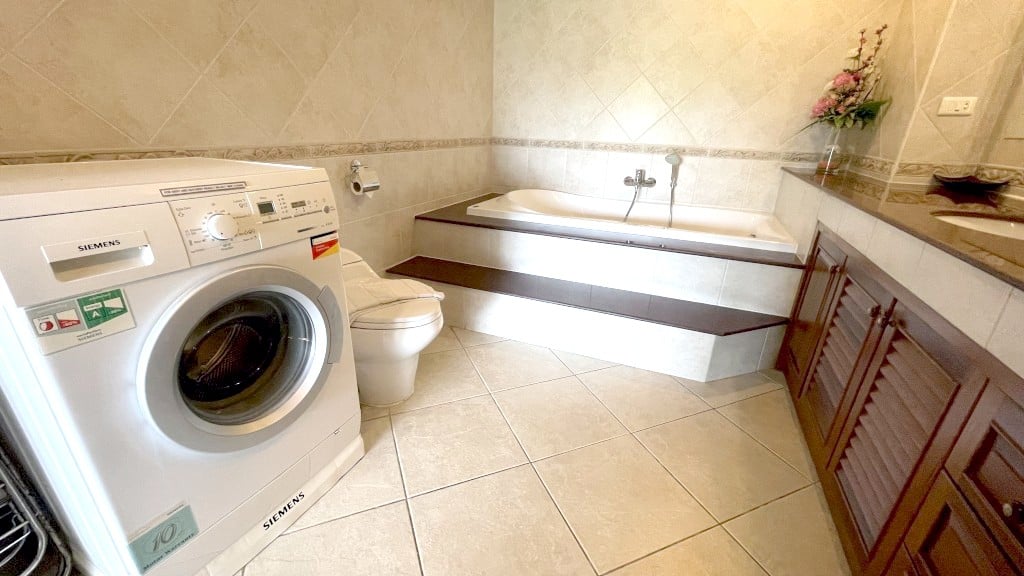 View Talay Residence 6 1br 102sqm 18