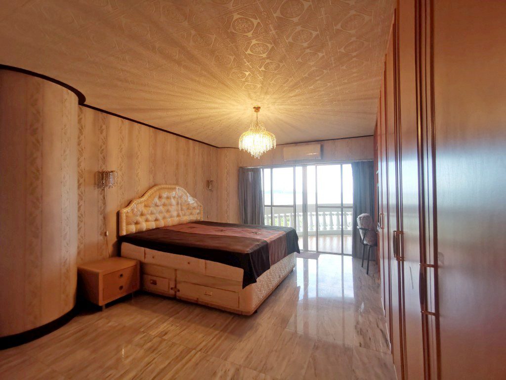 Silver Beach Condominium 3br 200sqm 15