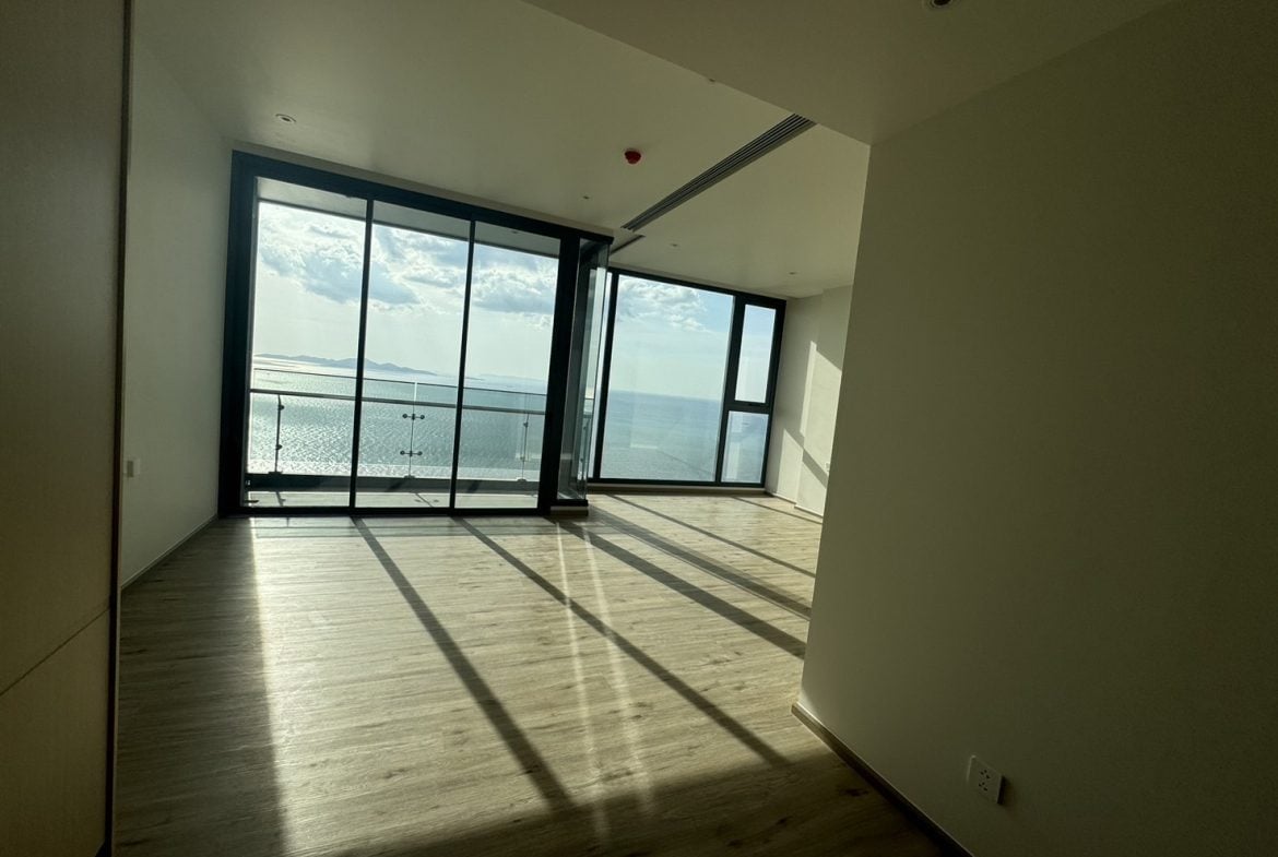 Arom Wongamat 1br 45