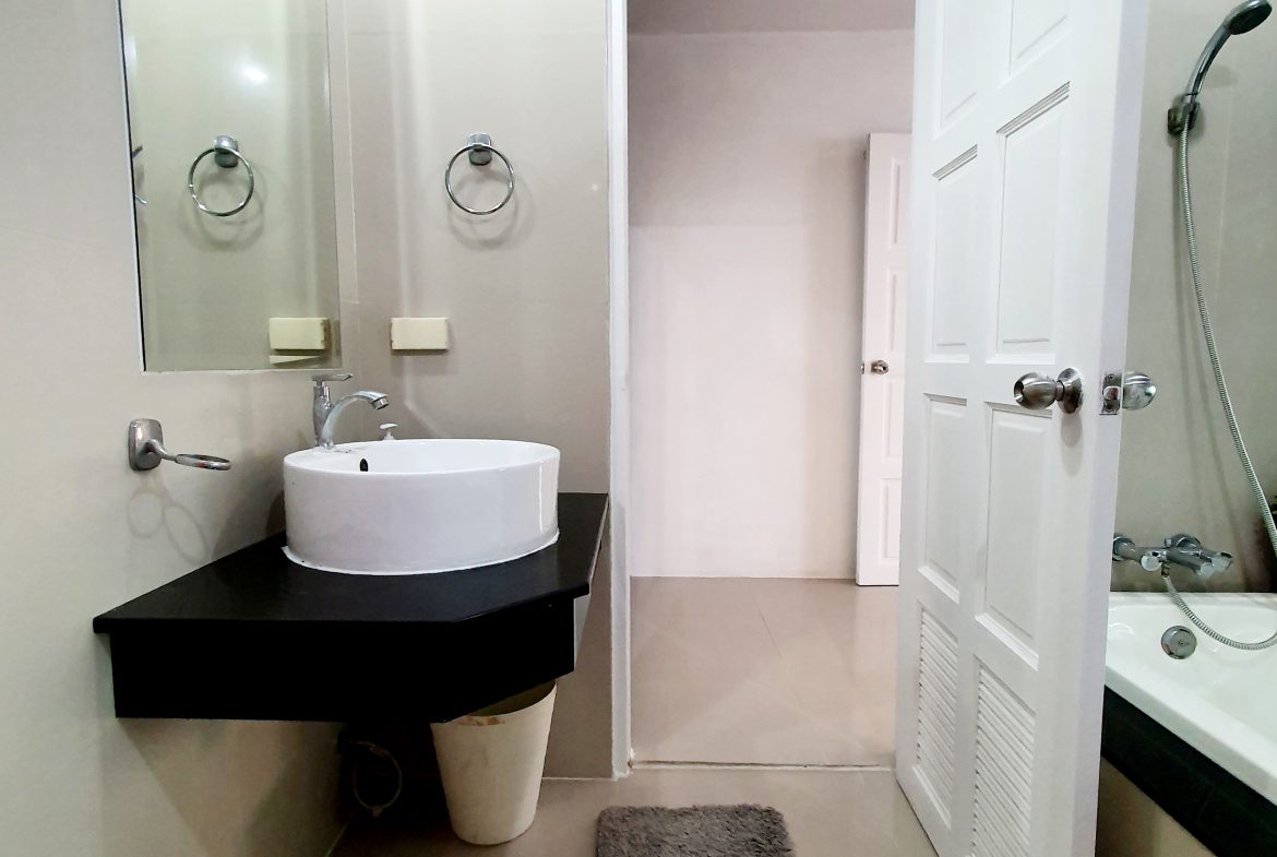 NPC25746_50 AD Hyatt Wongamat 2br 70sqm 16