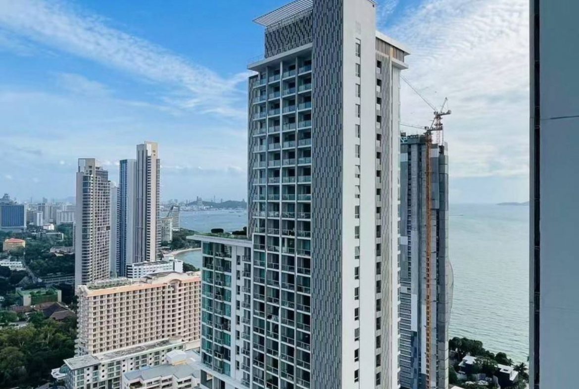 The Riviera Wongamat Beach 0br 27