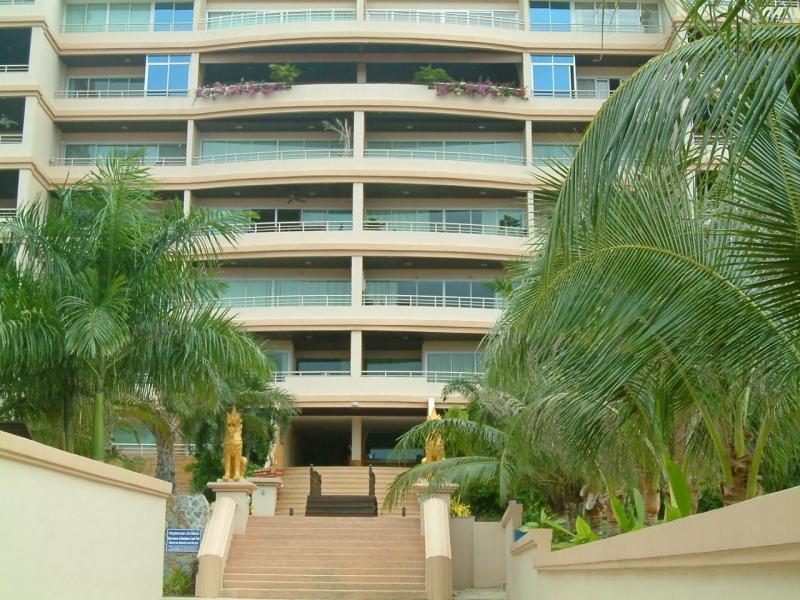 Executive Residence 2 1br 82sqm 11