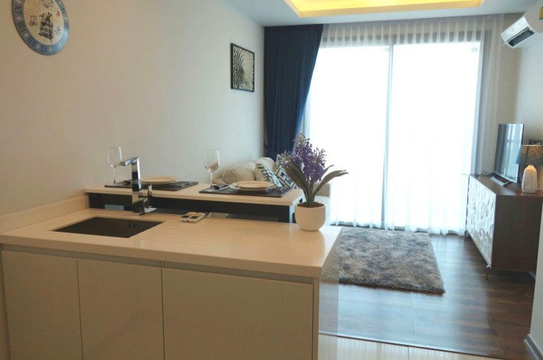 The Peak Towers 1br 45sqm 3
