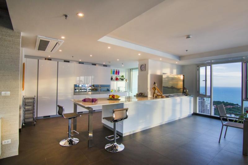 Amari Residences Pattaya 2br 300sqm 11