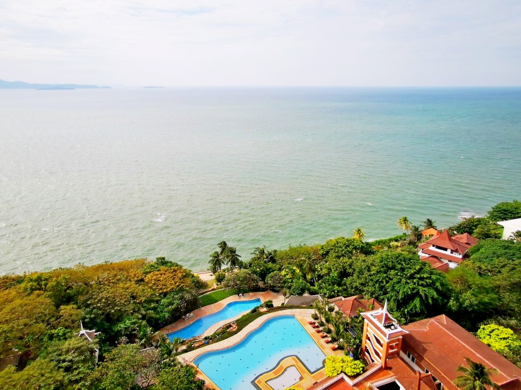 Royal Cliff Condominium 3br 192sqm 2