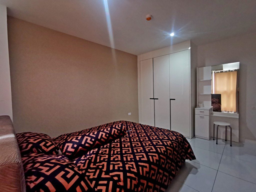 The Place Condominium 2br 68