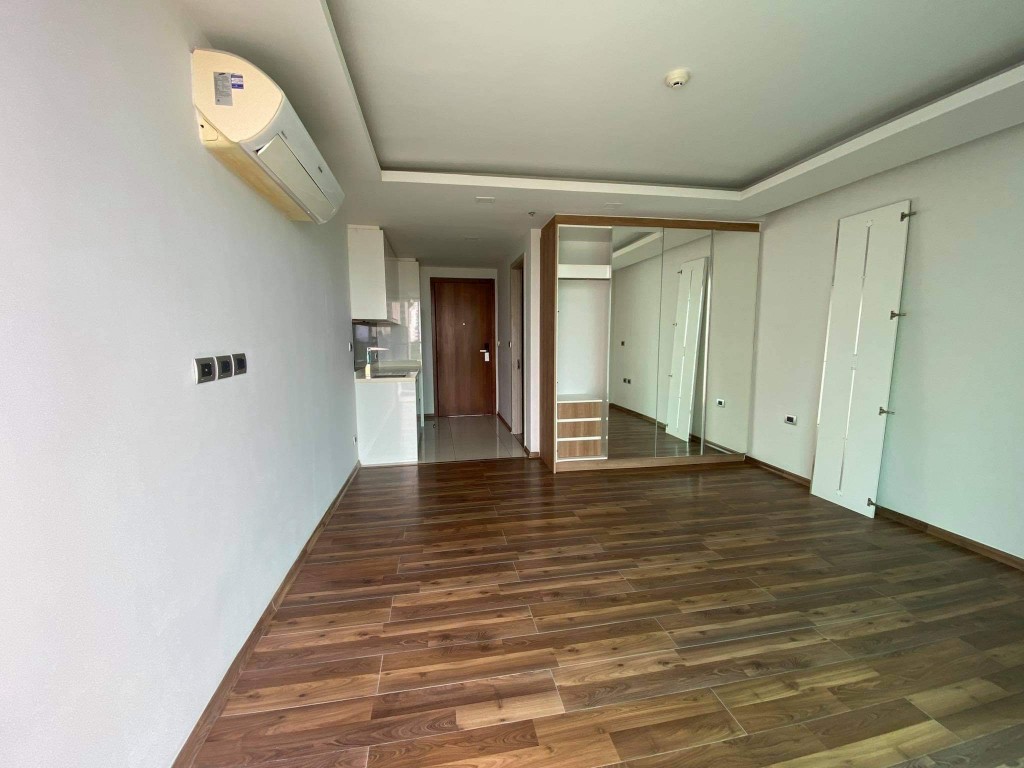 The Peak Towers 0br 31