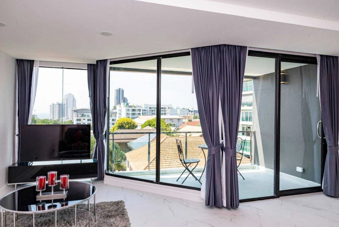 Tropicana Condotel 1br 80