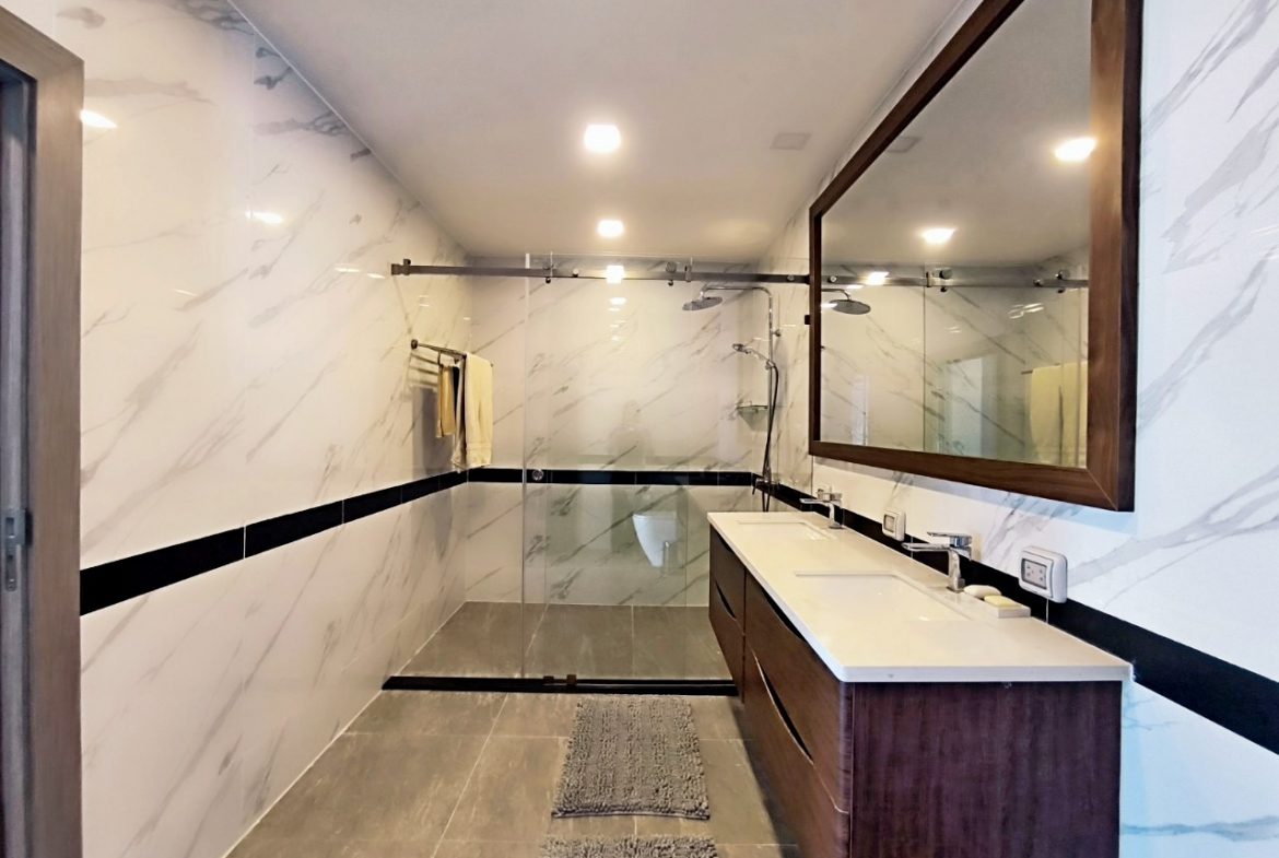 PTC24989_4 Tudor Court 4br 455sqm 20