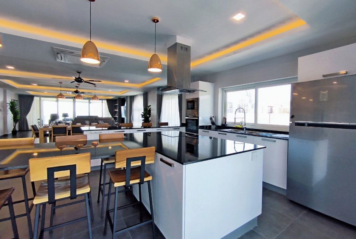 PTC24989_40 Tudor Court 4br 455sqm 11