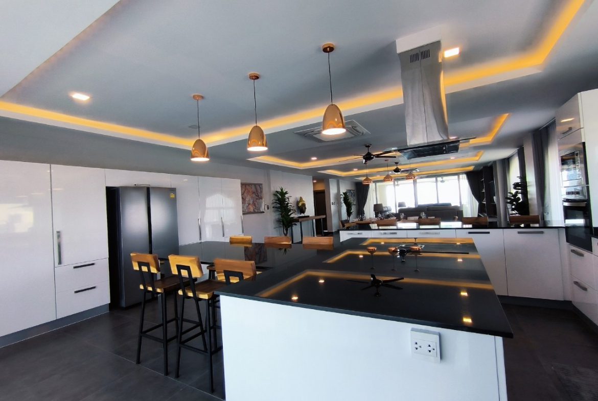 PTC24989_41 Tudor Court 4br 455sqm 12