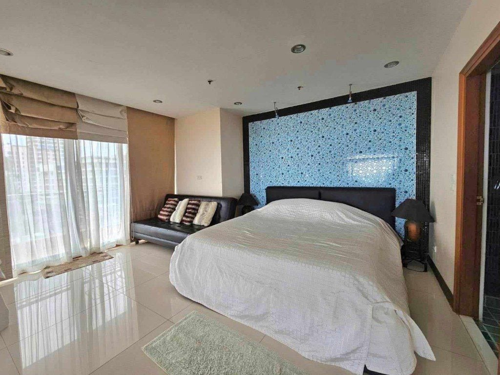 PTC25113 Baan Haad U Thong condominium 3br 243sqm 16