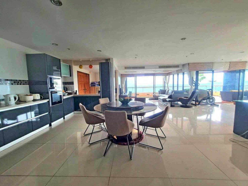 PTC25113_4 Baan Haad U Thong condominium 3br 243sqm 20