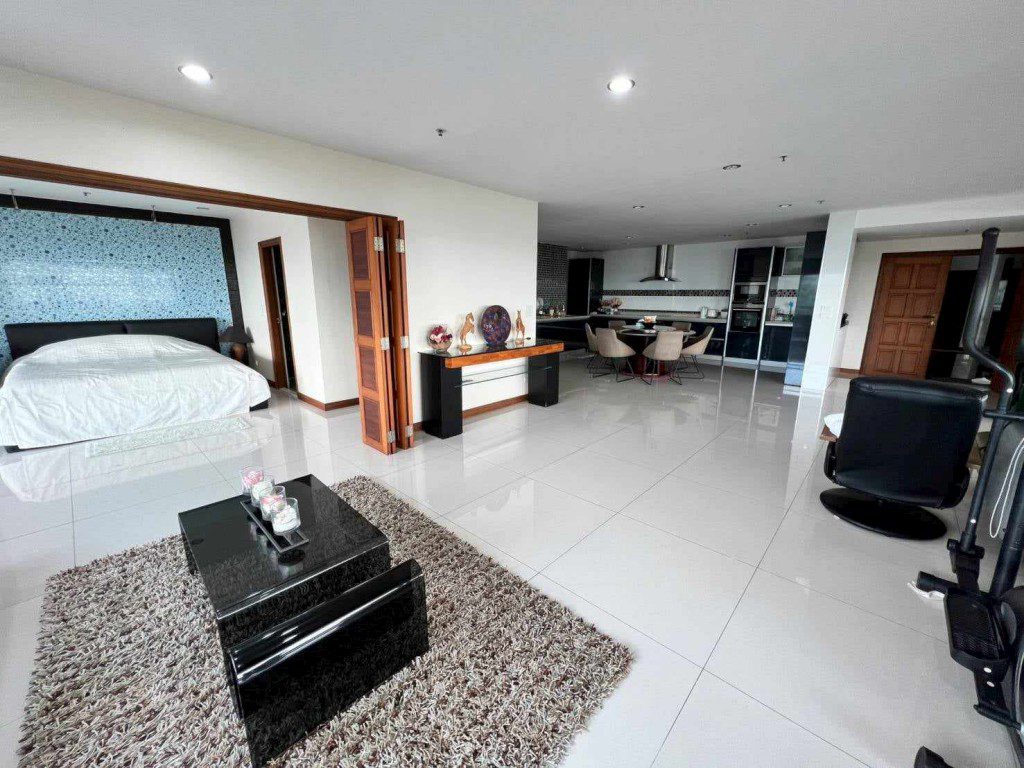 PTC25113_45 Baan Haad U Thong condominium 3br 243sqm 12