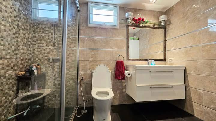 Art on The Hill br 50sqm 11