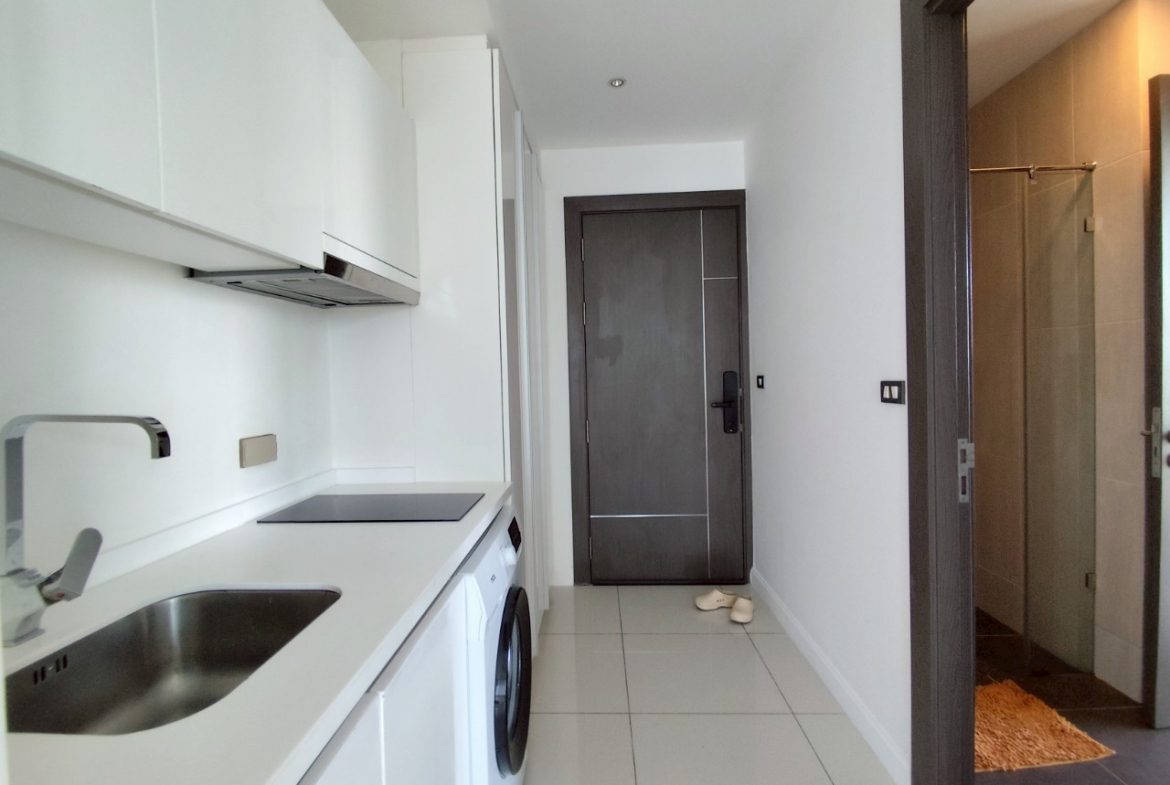 The Point Pratumnak 1br 45