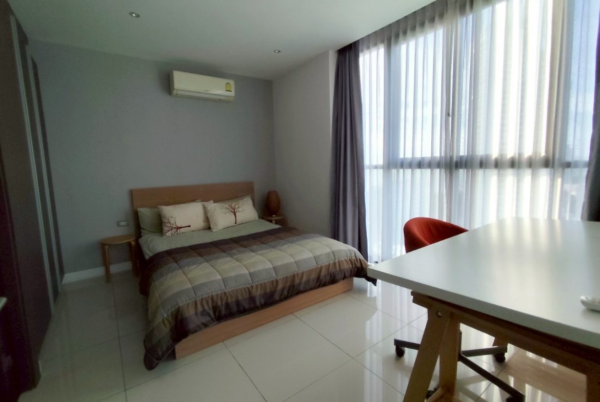 The Point Pratumnak 1br 45