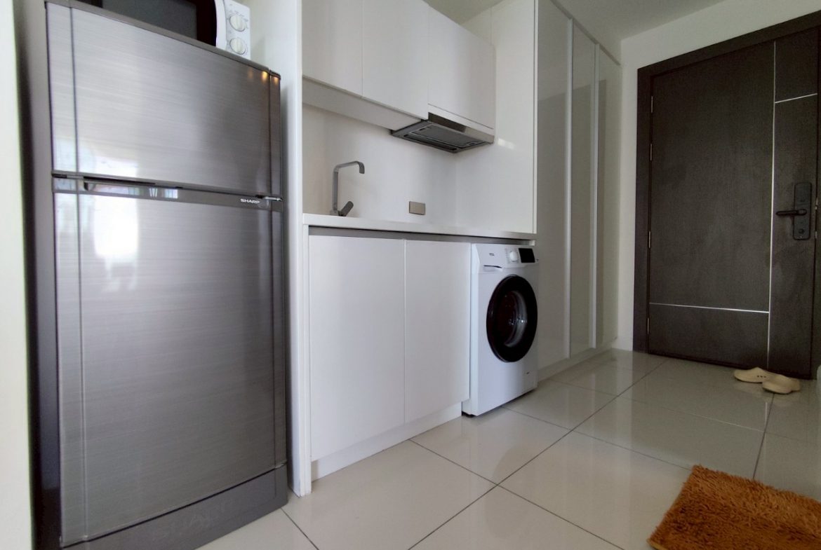 The Point Pratumnak 1br 45