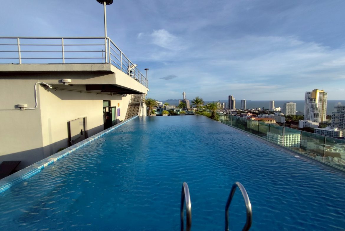 The Point Pratumnak 1br 45