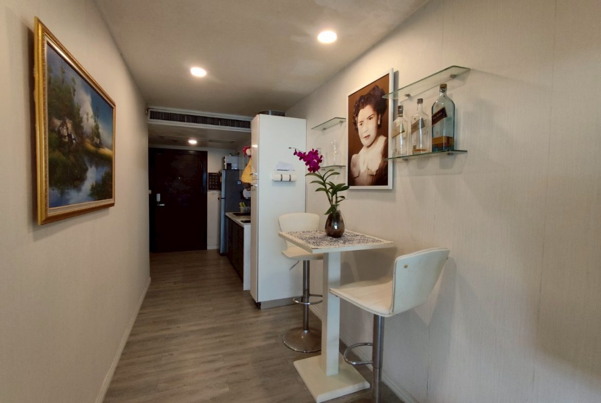 Pattaya Heights Condo 1br 51