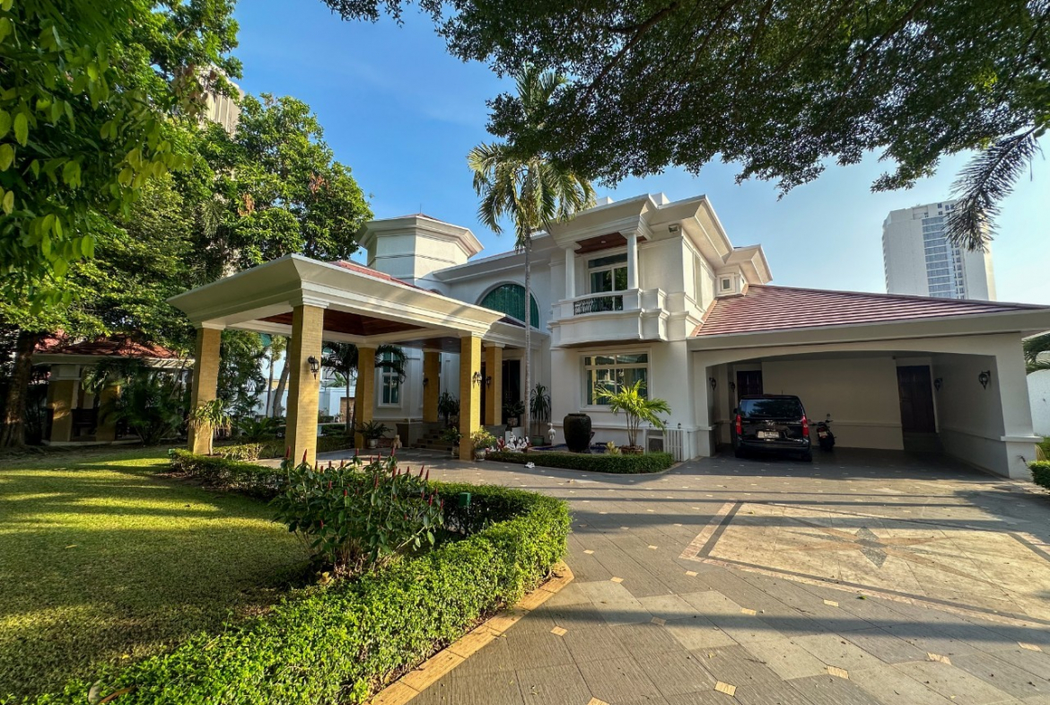 Без комплекса 10br 1712sqm 1