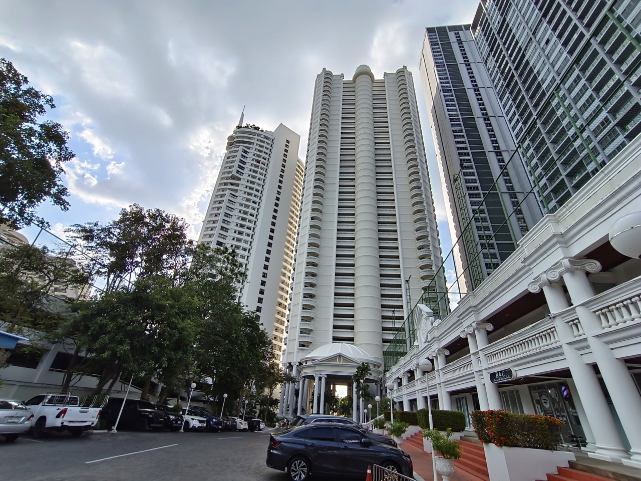 Sky beach condo Naklua