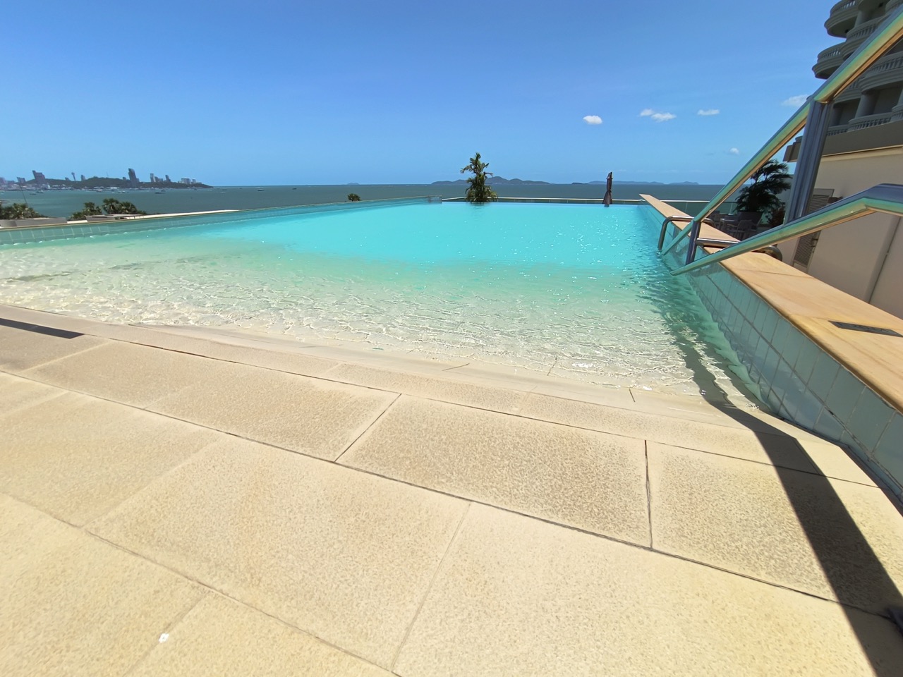 Lagune heights roof pool