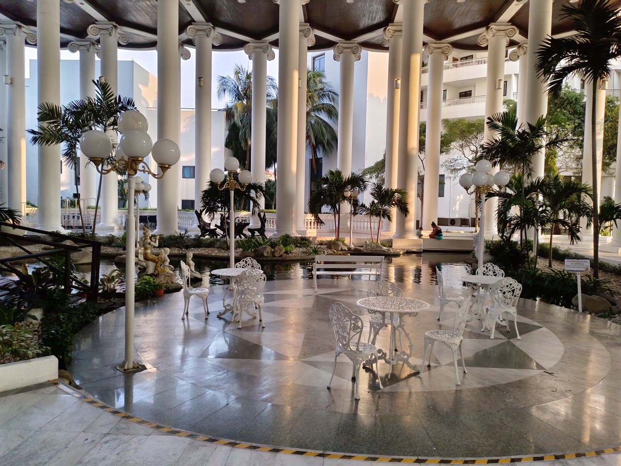 Sky beach condo Naklua