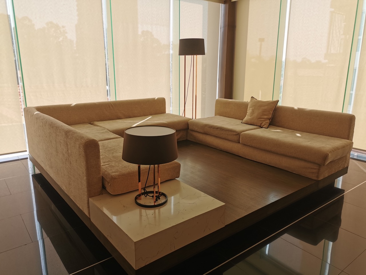 The_towers_lobby_buy